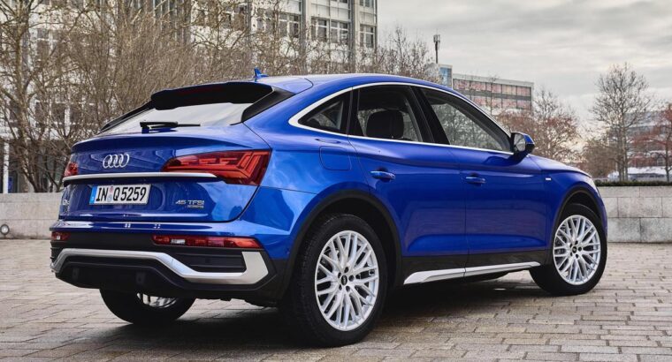 سيارة Audi Q5 SUV فاخرة للبيع، الفخامة والأداء والراحة!